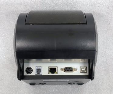 Anschlüsse: USB, seriell RS232, LAN, Geldlade
